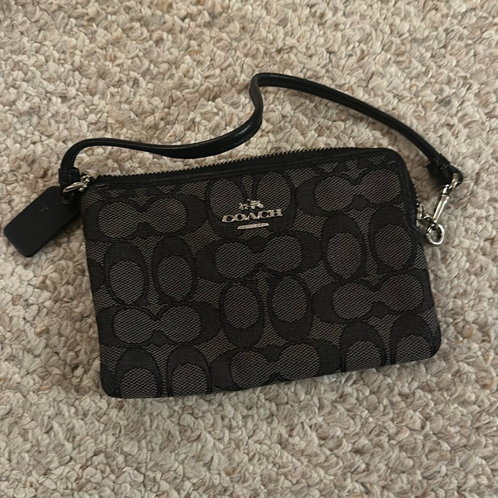 Coach wristlet wallet